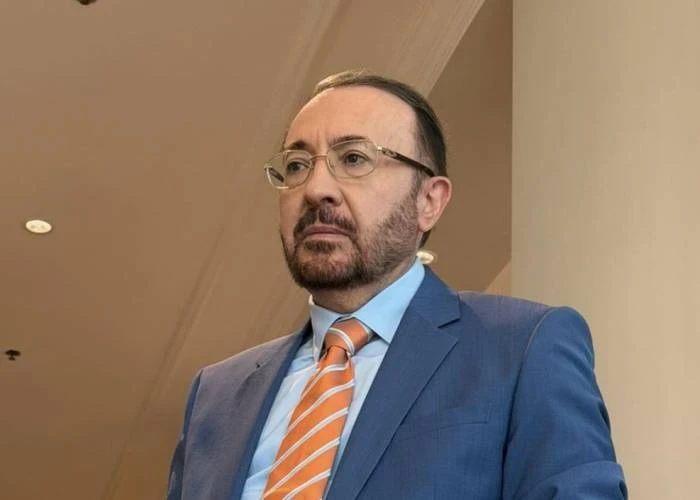 فيصل القاسم يحذّر من أزمة الجنوب السوري ويؤكد غياب ملف السويداء في واشنطن