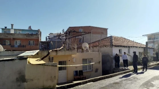 جريمة قتل وسرقة في إزمير: امرأة سورية تهاجم حماتها وتفر بالمصاغ الذهبي