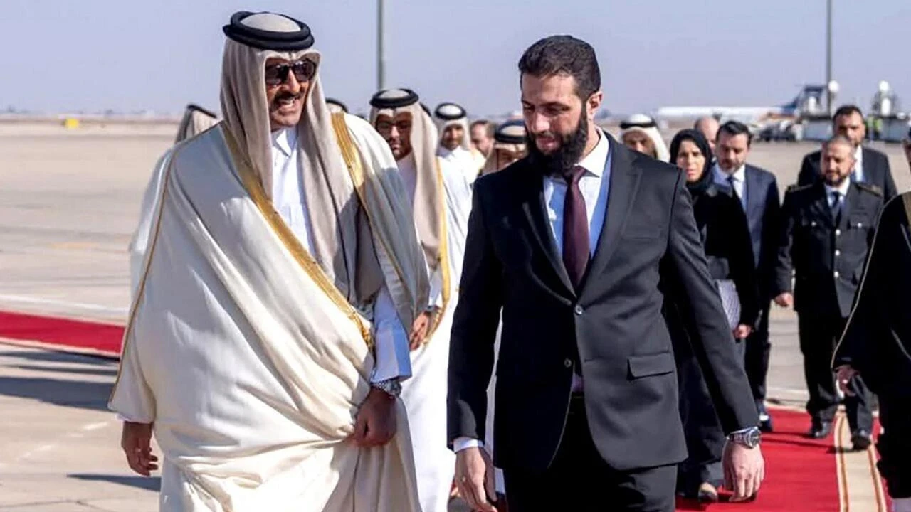 أمير قطر يؤكد من طـهران على أهمية الحل السياسي في سوريا