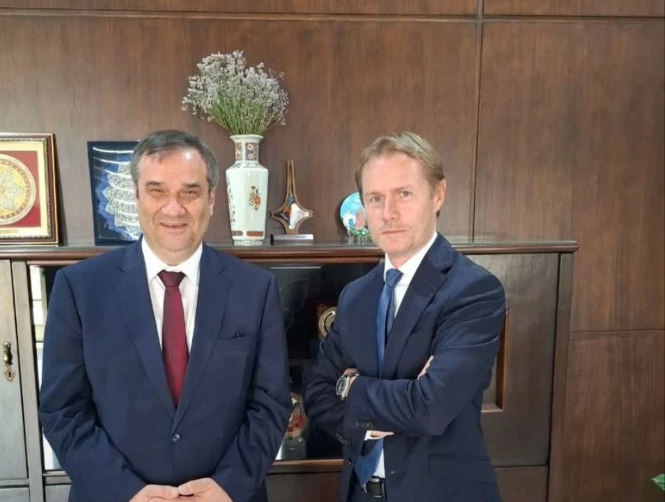 لقاء بين القائم بأعمال السفارة الفرنسية وحاكم مصرف سوريا المركزي لبحث التعاون الاقتصادي