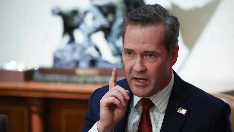 نقاشات داخل الإدارة الأمريكية عبر تطبيق سغنال تثير الجدل