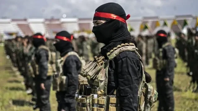 تركـيا تحذر وحدات حماية الشعب الكردية في شمال سوريا وتؤكد دعمها لجيش سوري موحد