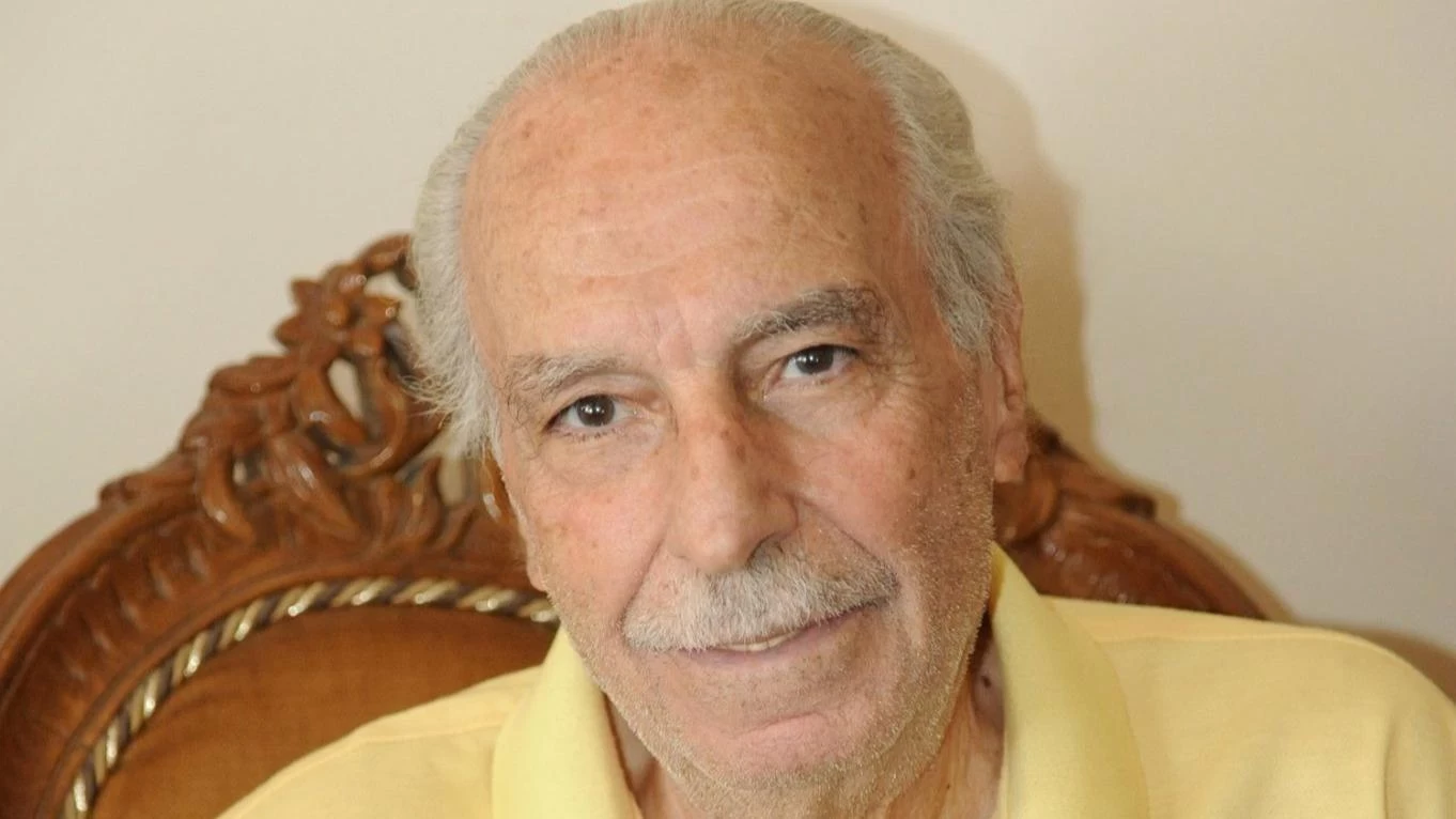 وفاة الناقد و الأديب والشاعر السوري نذير العظمة