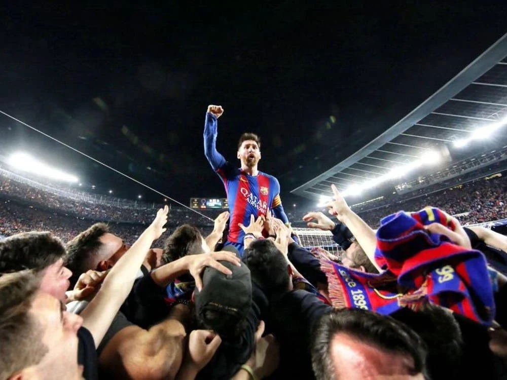 عرض منديل ميسي "التاريخي" في المزاد بمبلغ ضخم