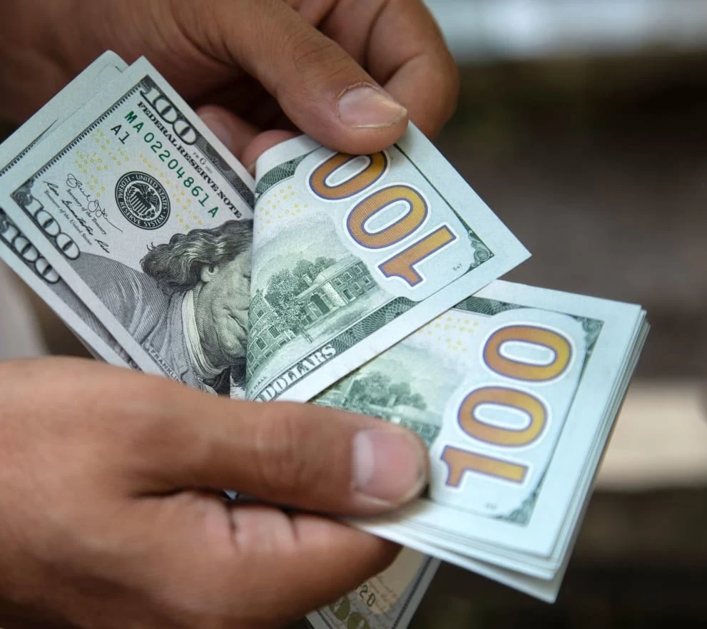 سعر صرف الليرة التركية عند افتتاح يوم الجمعة