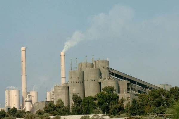 معمل إسمنت طرطوس يعود للعمل بعقد استثماري إماراتي ويعزز الإنتاج الصناعي