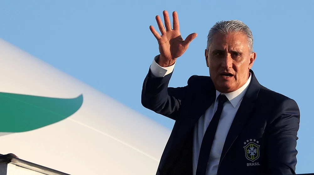 مدرب البرازيل يبحث عن مشجع عربي ليشكره.. ما القصة؟ (فيديو)