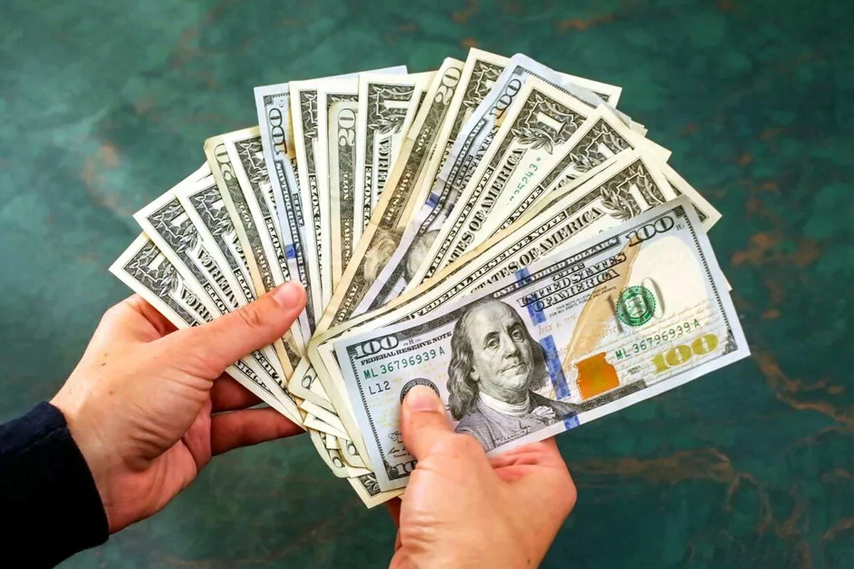 سعر صرف الليرة السورية عند افتتاح يوم السبت