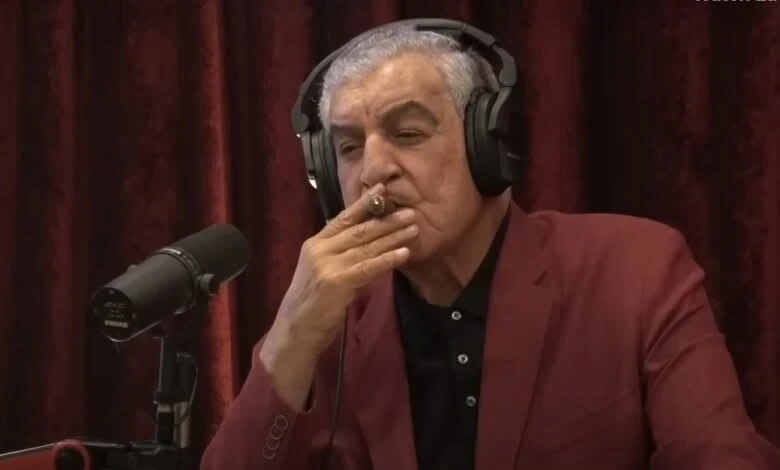 حلقة مثيرة للجدل بين جو روجان وزاهي حواس: انتقادات لأداء الحوار وتفاعل واسع على المنصات