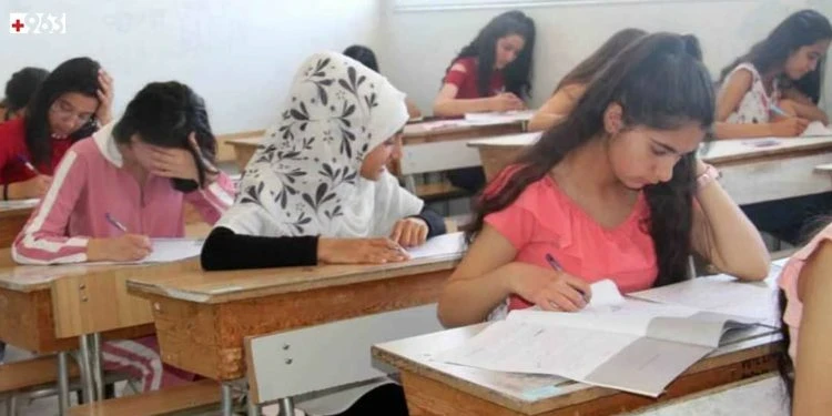 جـدل واسـع حـول التعـديـلات المسـتعجـلة على المـناهـج الدراسية في سوريا: نـكتـة أم مـأسـاة؟