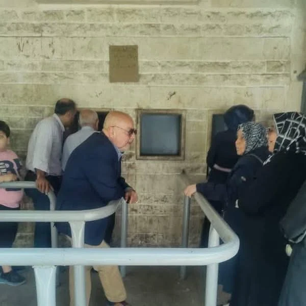 تخصيص نوافذ بيع خاصة للنساء وكبار السن في المخابز السورية