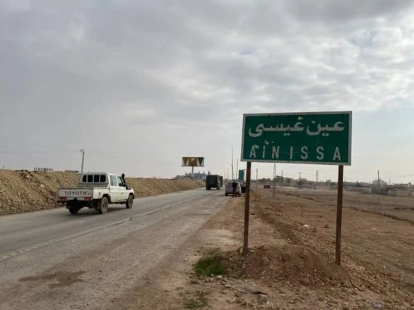 الأناضول توثّق شبكة أنفاق ومرافق عسكرية داخل بلدة عين عيسى شمالي سوريا