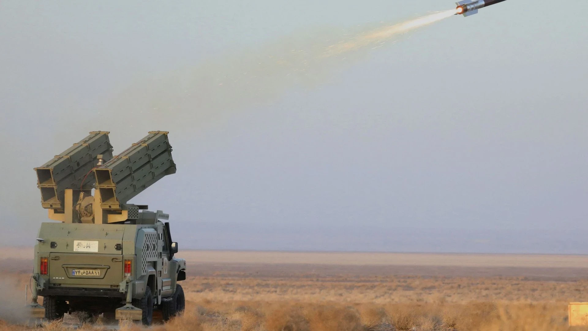 التصعيد الأميركي الإيراني: ضربة جوية محتملة للمنشآت النووية وتزايد التوترات