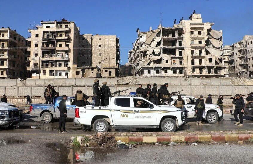 تصعيد عسكري في ريف حلب الشرقي وسط تحذيرات من الجيش السوري