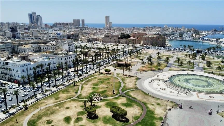 قـرارات وزير الداخلية بفـرض الحـجاب ومـنع استـيراد الملابـس "غير المـناسبة" تشـعل الجـدل في ليبيا