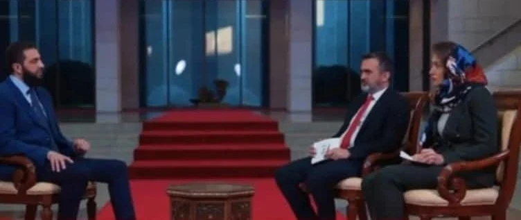 أحمد الشرع يناقش التحـديـات أمام الإدارة السورية الجديدة والعـلاقات الدولية