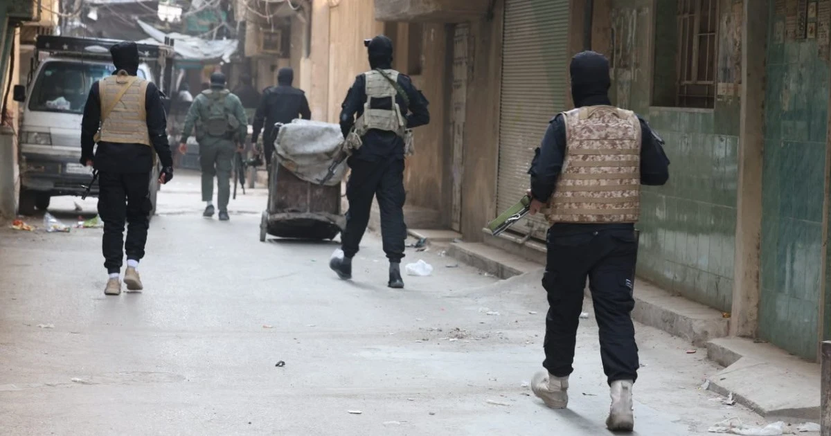 فرنسا تطالب بسجن قيادي سابق في "جيـ.ـش الإسلام" بتهم تتعلق بجـ.ـرائم حرب