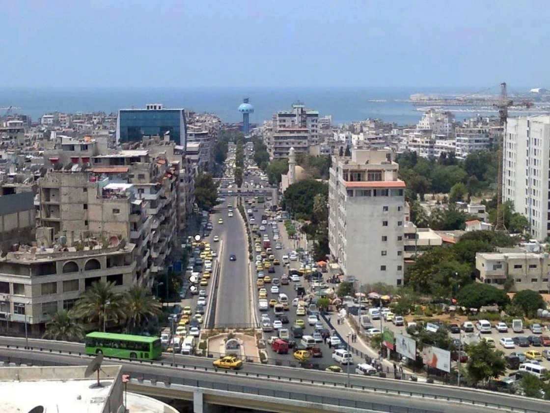 توقعات الأرصاد: انخفاض في درجات الحرارة وفرصة لزخات متفرقة