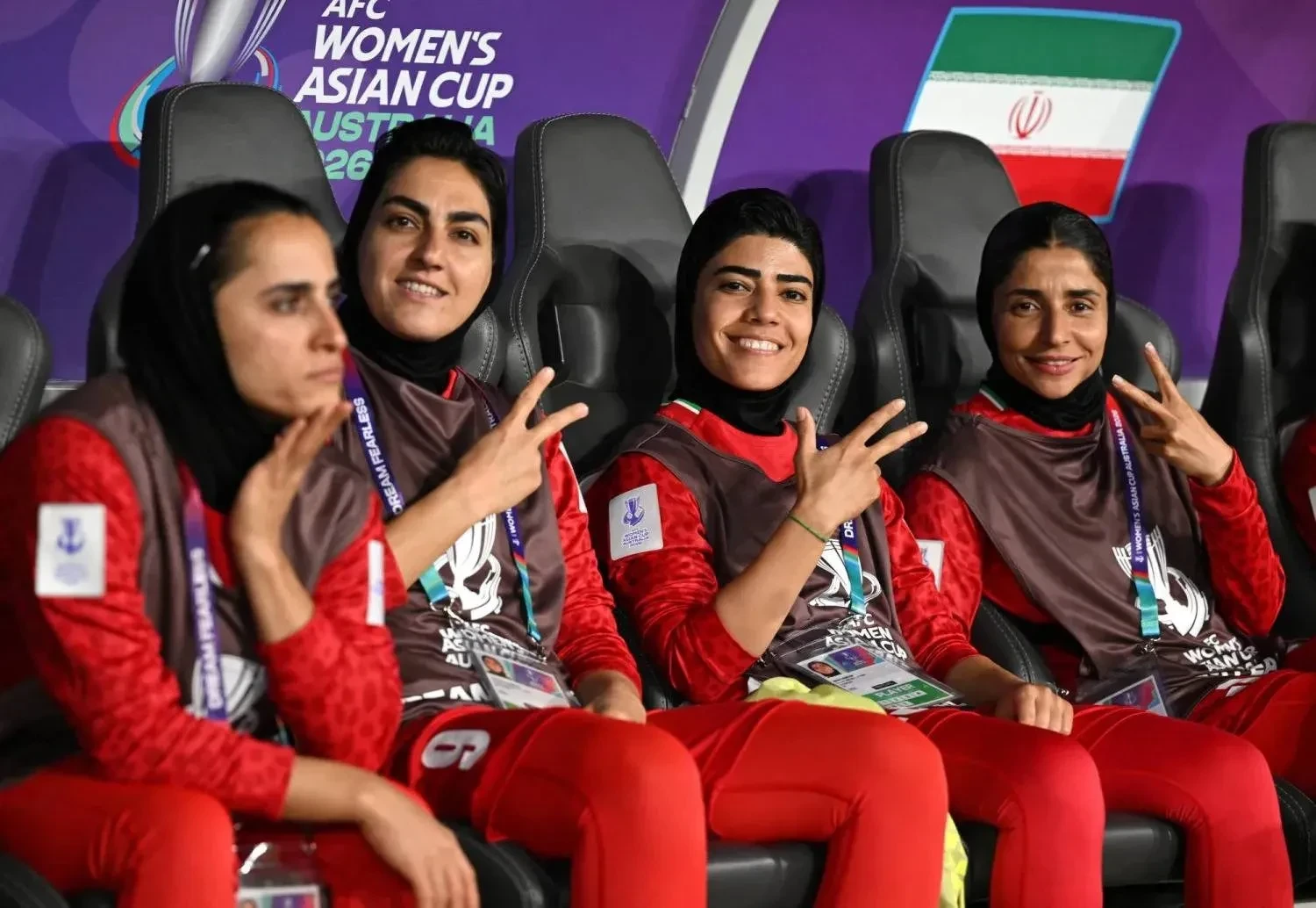 أستراليا تمنح اللجوء لخمس لاعبات إيرانيات بعد رفضهن ترديد النشيد الوطني