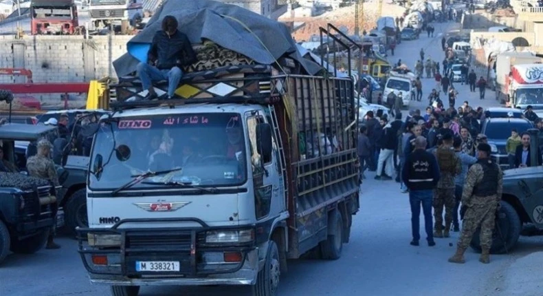 عودة جديدة لعشرات العائلات السورية من عرسال إلى الداخل السوري بإشراف الجيش اللبناني