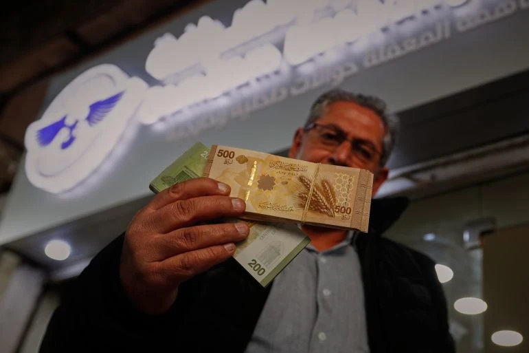 سعر صرف الليرة السورية عند افتتاح يوم السبت