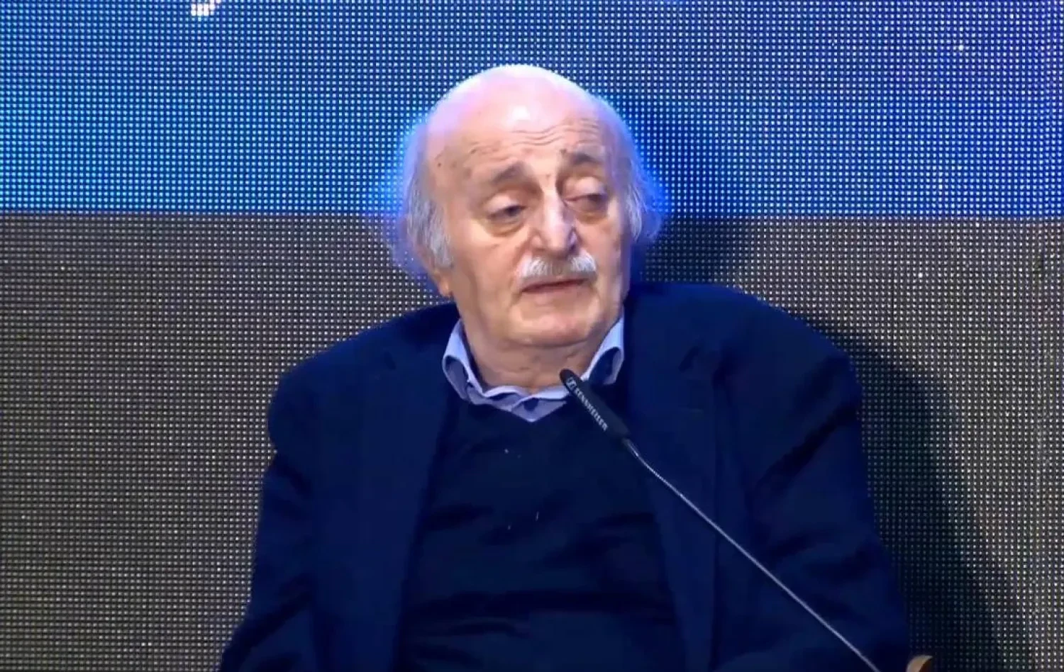 جنبلاط: سقوط النظام السوري فتح الباب لشرق أوسط جديد ومستقبل مختلف للبنان