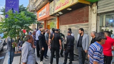 إغلاق محال تجارية في حلب بسبب "مخلفات النظام المخلوع"