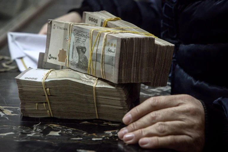 سعر صرف الليرة السورية عند افتتاح يوم الاثنين