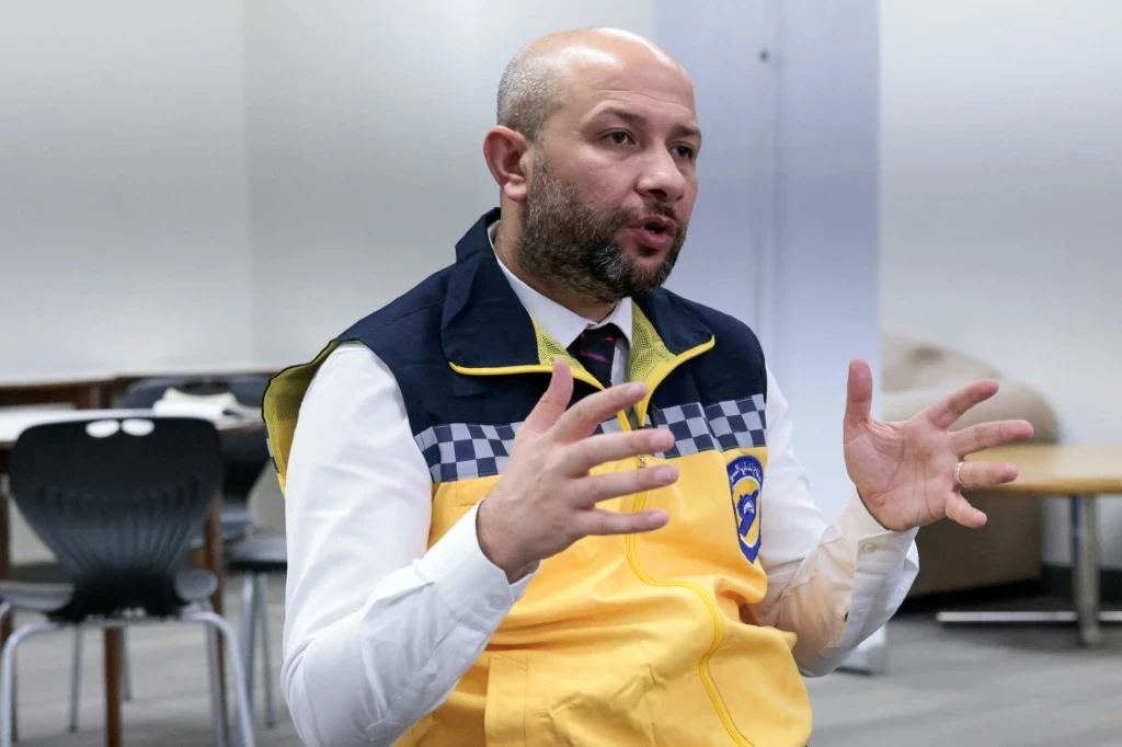 استقالة مفاجئة لرائد الصالح من قيادة الخوذ البيضاء بعد تعيينه وزيرًا في الحكومة الجديدة