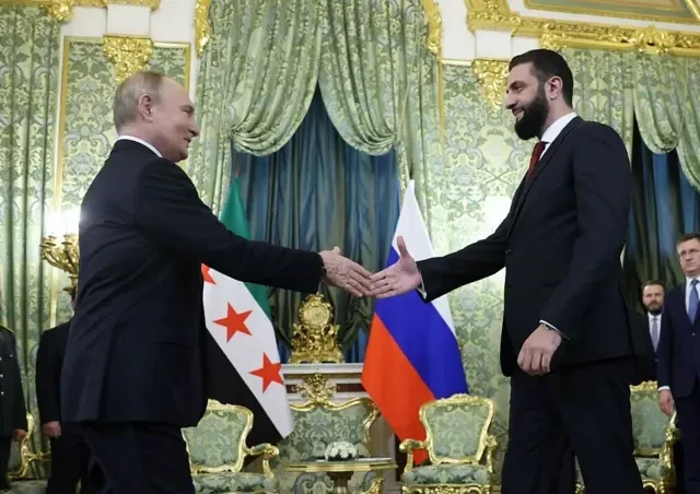 الخارجية: الرئيس الشرع يطالب موسكو بتسليم الأسد ويؤكد التزام دمشق بالعدالة الانتقالية
