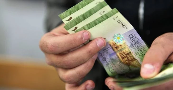 ارتفاع أسعار الدولار أمام الليرة السورية اليوم 18 شباط 2025 – تفاوت كبير بين المحافظات