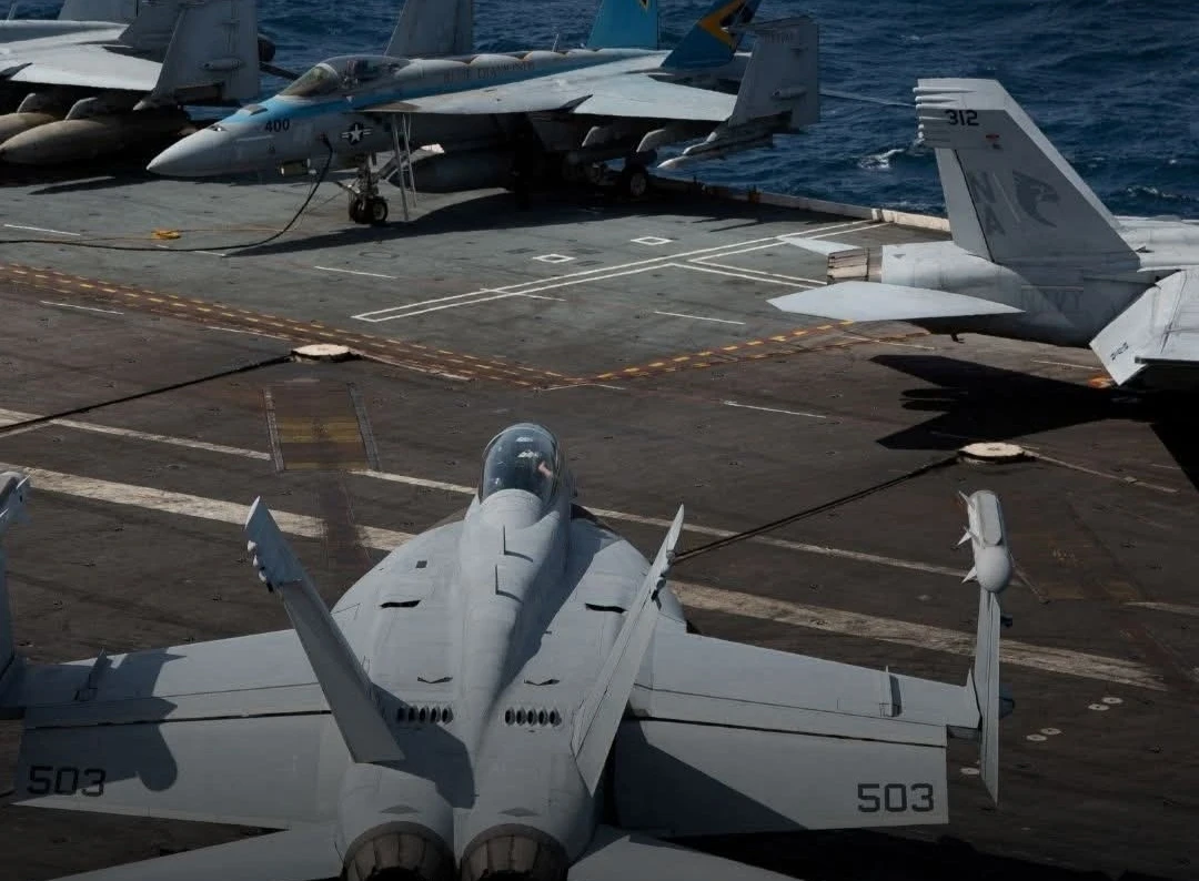 حاملة الطائرات الأميركية "نيميتز" تغادر بحر الصين الجنوبي وتتجه إلى الشرق الأوسط وسط تصاعد التوترات