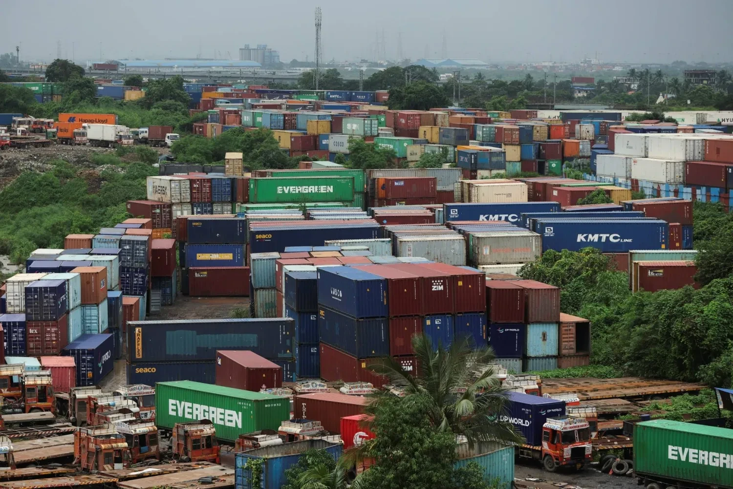 مرفأ اللاذقية يسجل نمواً قياسياً: 290 باخرة و1.5 مليون طن بضائع منذ مطلع 2025