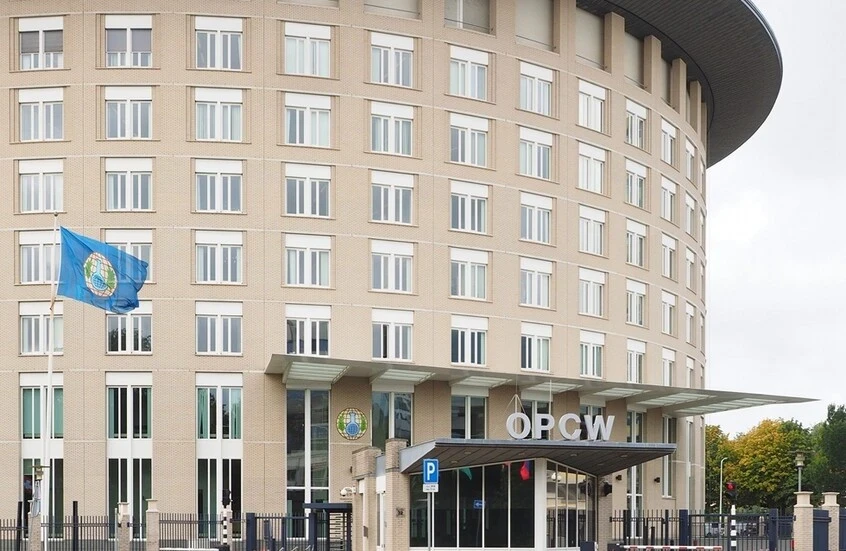 السفارة الأمريكية في دمشق تحذر المواطنين الأمريكيين: إجراءات طارئة للمساعدة في سوريا