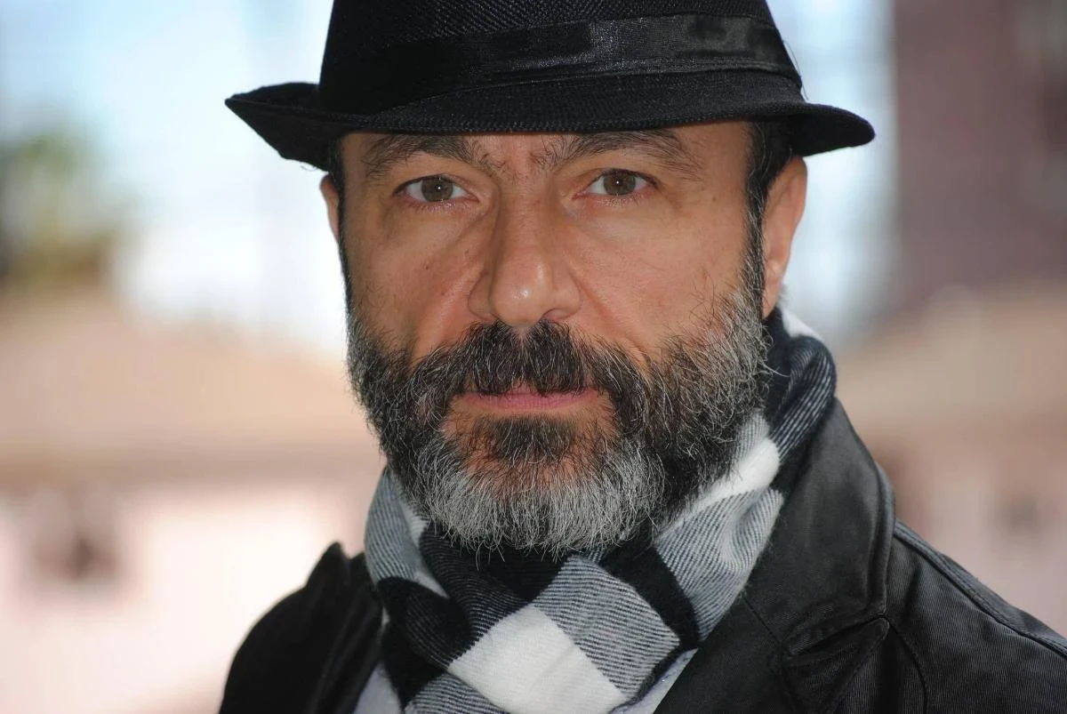 جـهـاد عبـدو يكـشـف خـفايـا عـلاقـة الفـنانـين بالنـظـام السابـق