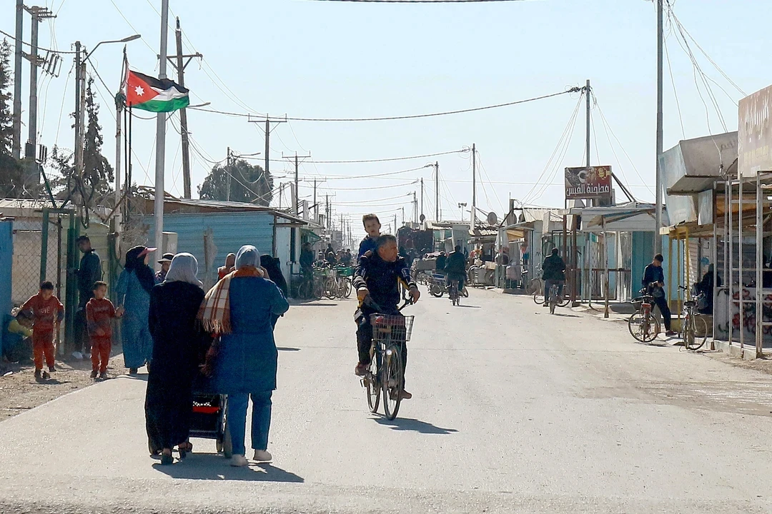 الأردن يمدد إعفاءات رسوم تصاريح العمل للسوريين حتى منتصف 2025 ويحدد شروط العمل المسموح