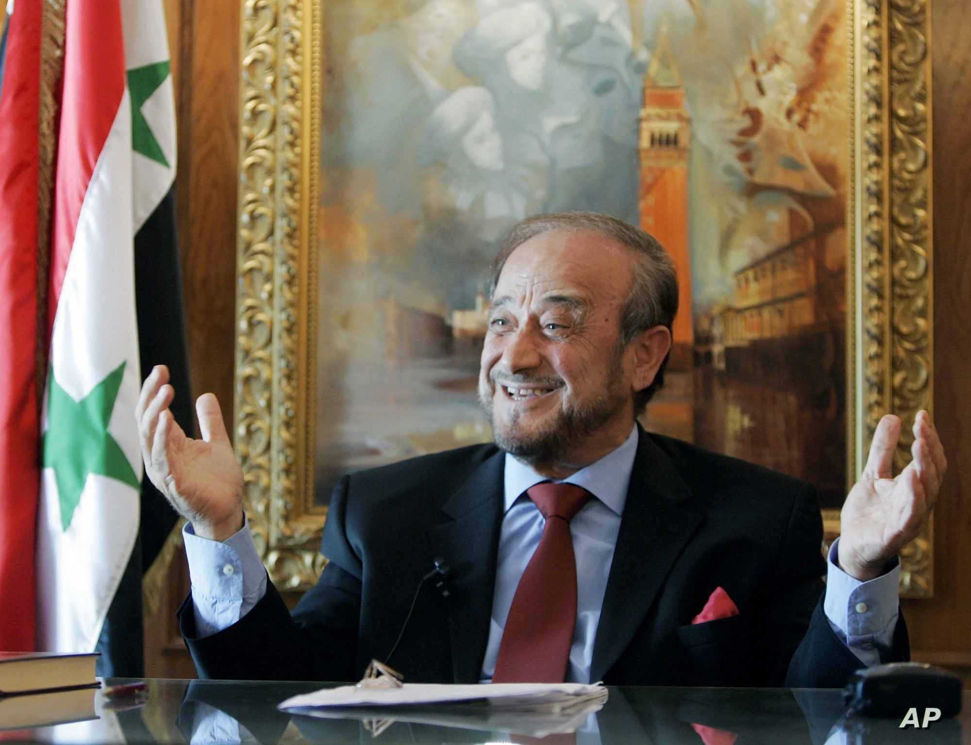 إشاعة وفاة رفعت الأسد تتحول إلى تريند في "كذبة نيسان" تثير ردود فعل واسعة