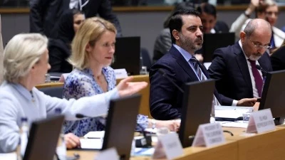 هيومن رايتس ووتش تدعو الاتحاد الأوروبي لدعم سوريا ورفع العقوبات