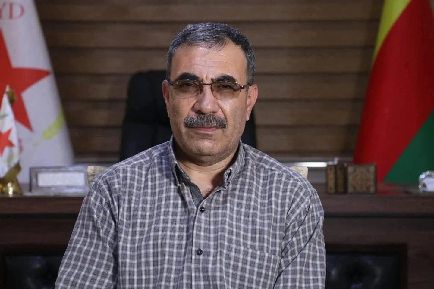 خليل: اللامركزية ونظام الكومينات طريق الاستقرار في سوريا