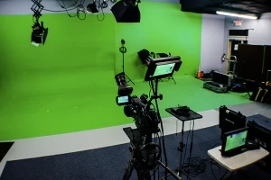 شركات إيرانية تدخل سوريا للاستثمار في مجال الإنتاج الفني