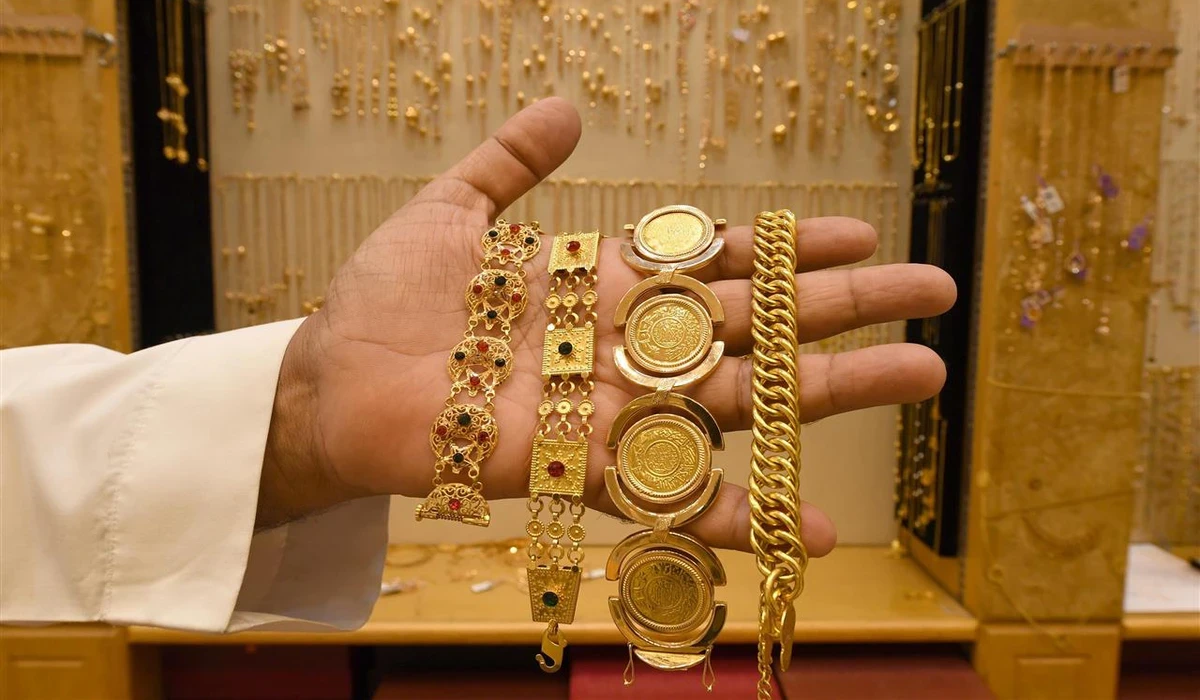 توقعات صادمة: الذهب في سوريا يتجاوز 100 دولار للغرام والدولار نحو 15 ألف ليرة قريباً