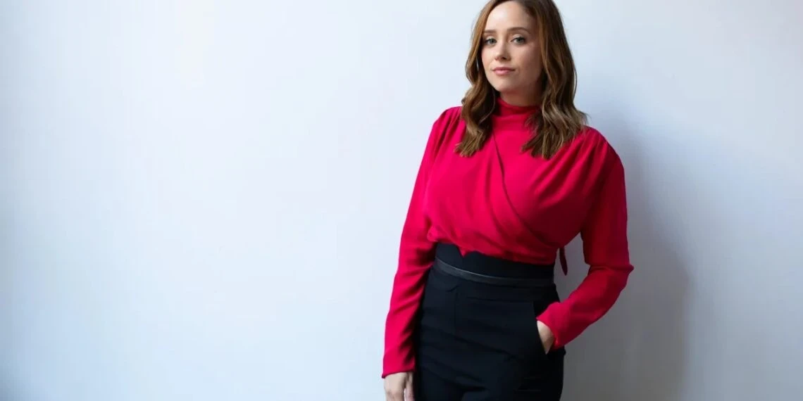 صانـعة محتـوى تكـشـف سـر تحقـيق دخل شهري بـقيمة 18 ألف دولار: "اعـمل بـذكـاء وليس بكثرة"