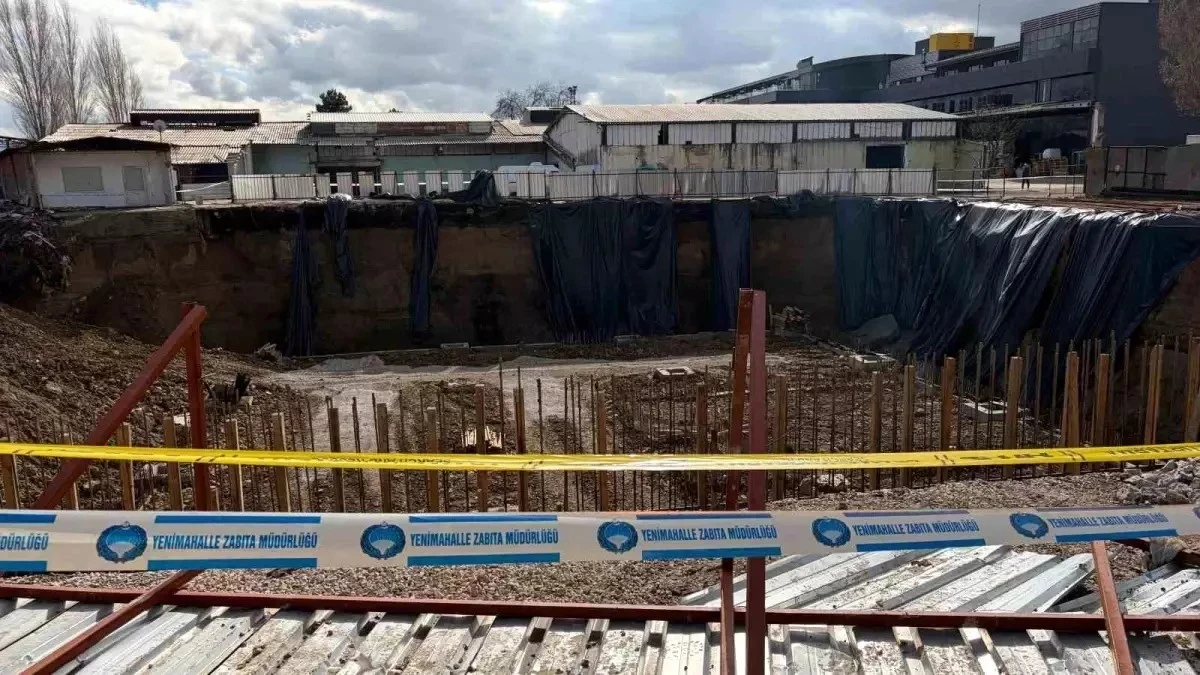 وفاة عامل سوري في حادث انهيار بموقع بناء في أنقرة