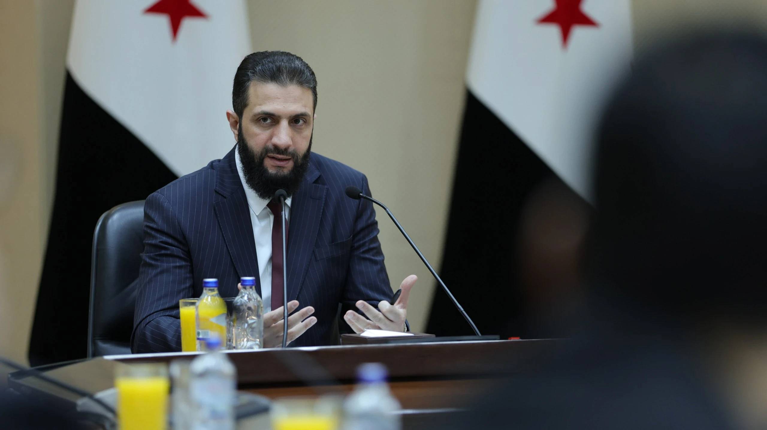 الرئيس الشرع يصدر مرسومين بزيادة 200% للرواتب والمعاشات التقاعدية في سوريا