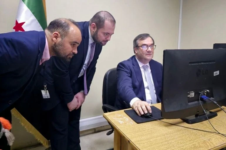 سوريا تستعيد اتصالها بالنظام المالي العالمي بعد 14 عامًا