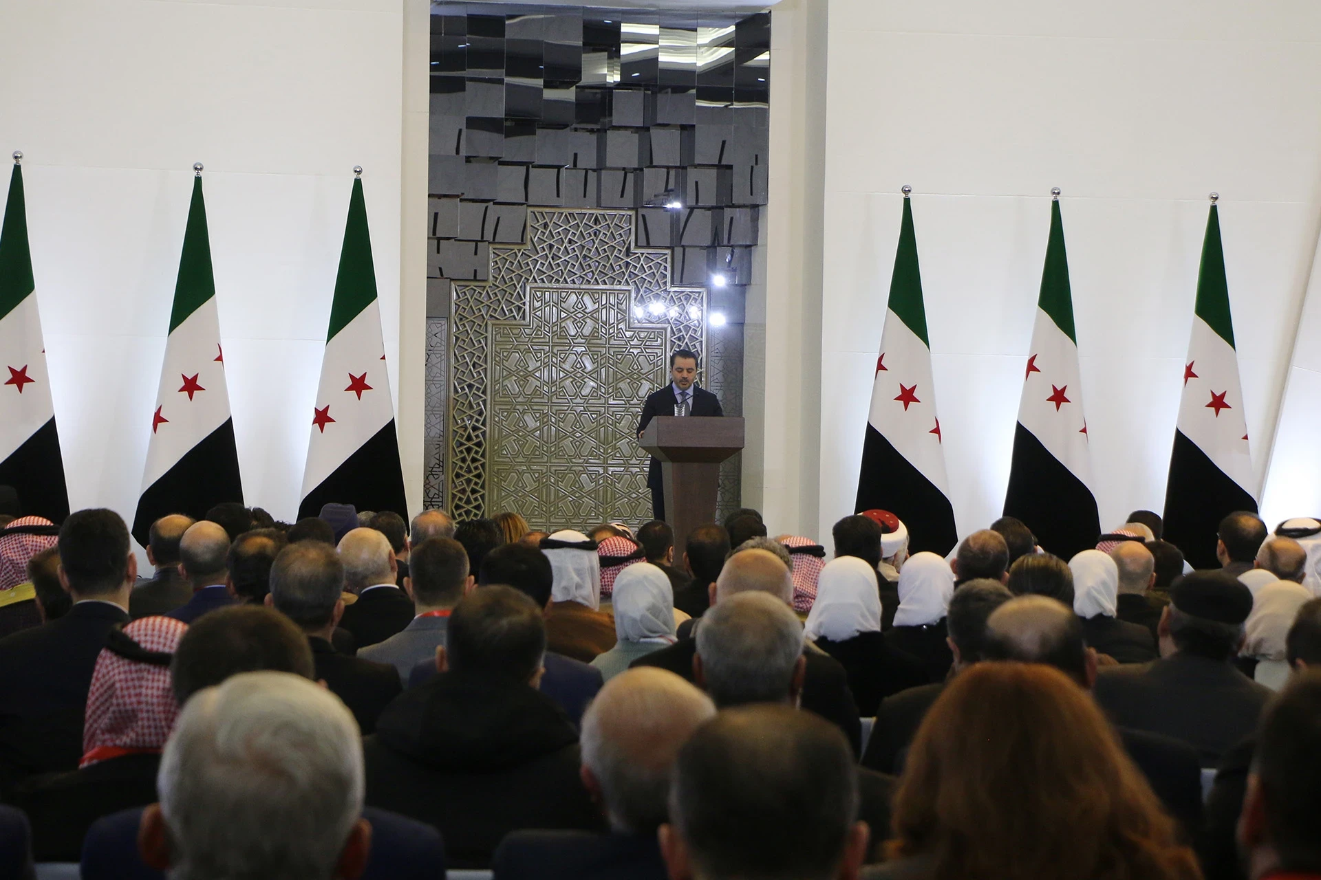 تأخير تشكيل الحكومة السورية الجديدة حتى بعد مارس: تفاصيل وآخر المستجدات