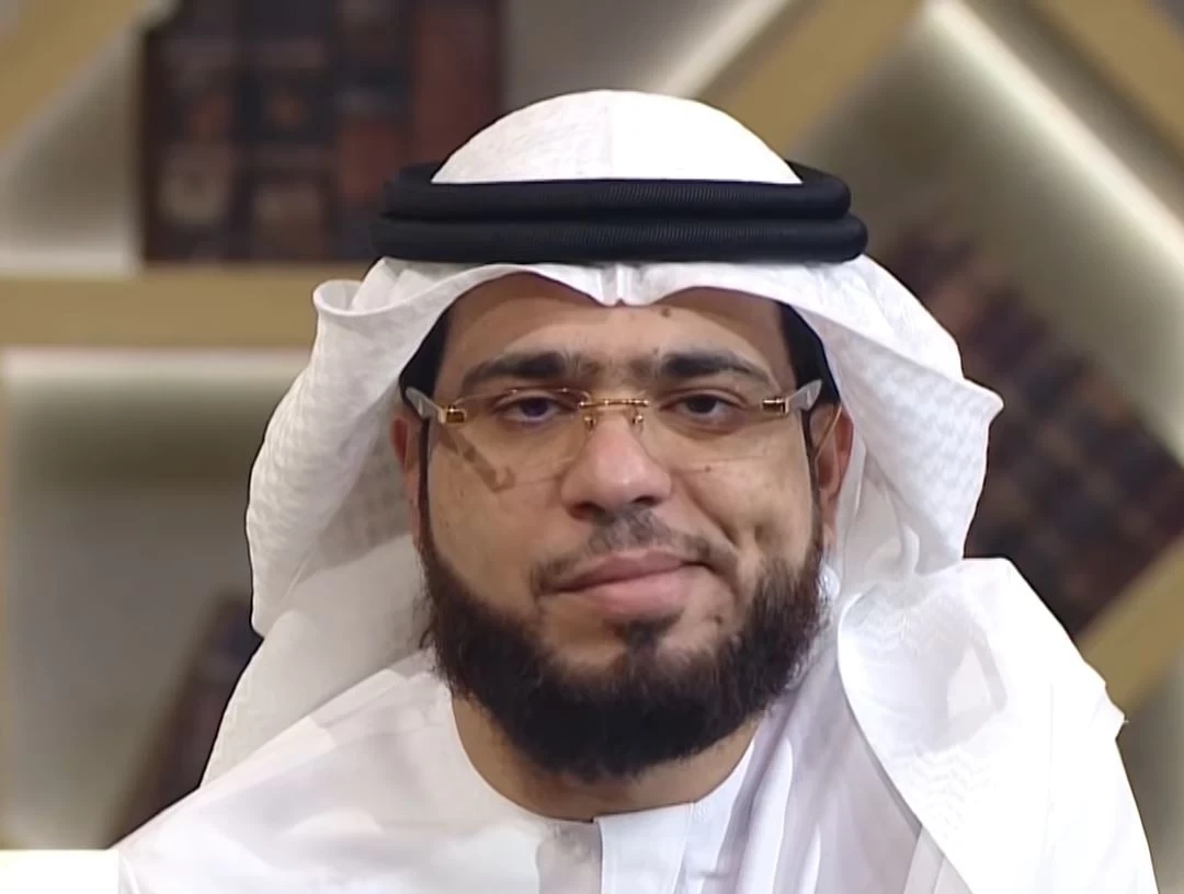 بالفيديو.. الداعية الإماراتي وسيم يوسف بـ "النيو لوك"