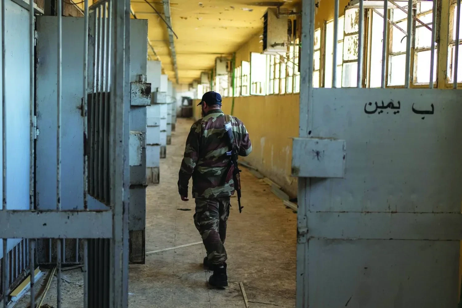 تحرّك قضائي لبناني–سوري لإعادة معتقلين سوريين