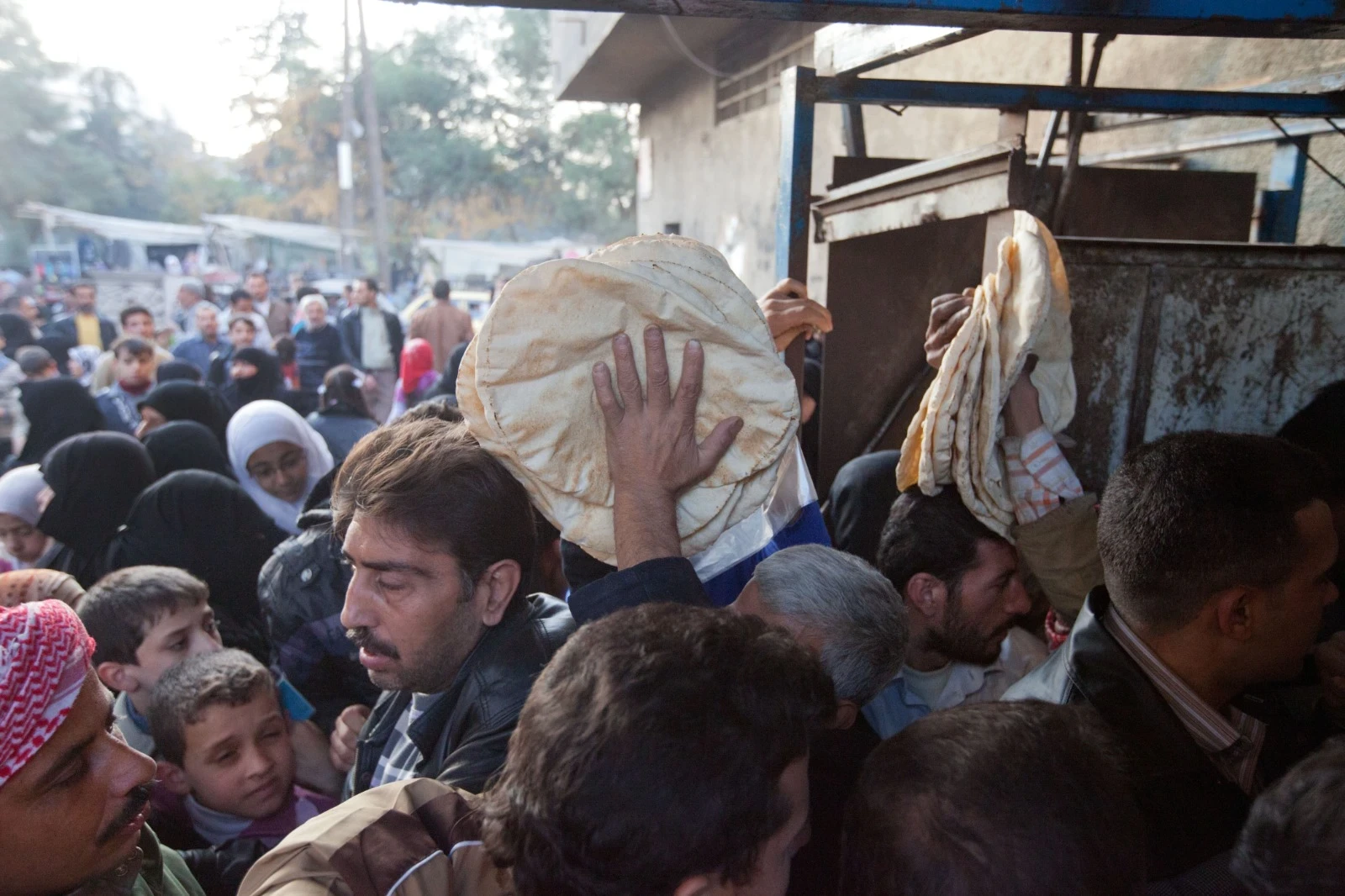 السويداء تبحث تقنين توزيع الخبز وفق دفتر العائلة