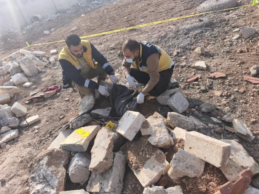 العثور على رفـ..ـات بشرية في ضاحية الثورة بحلب وتحذير رسمي للأهالي